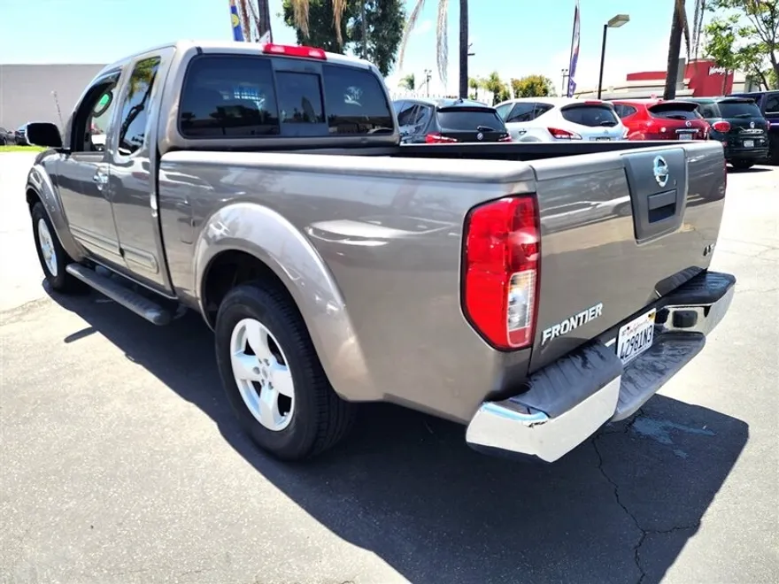 2006 Nissan Frontier LE photo 1