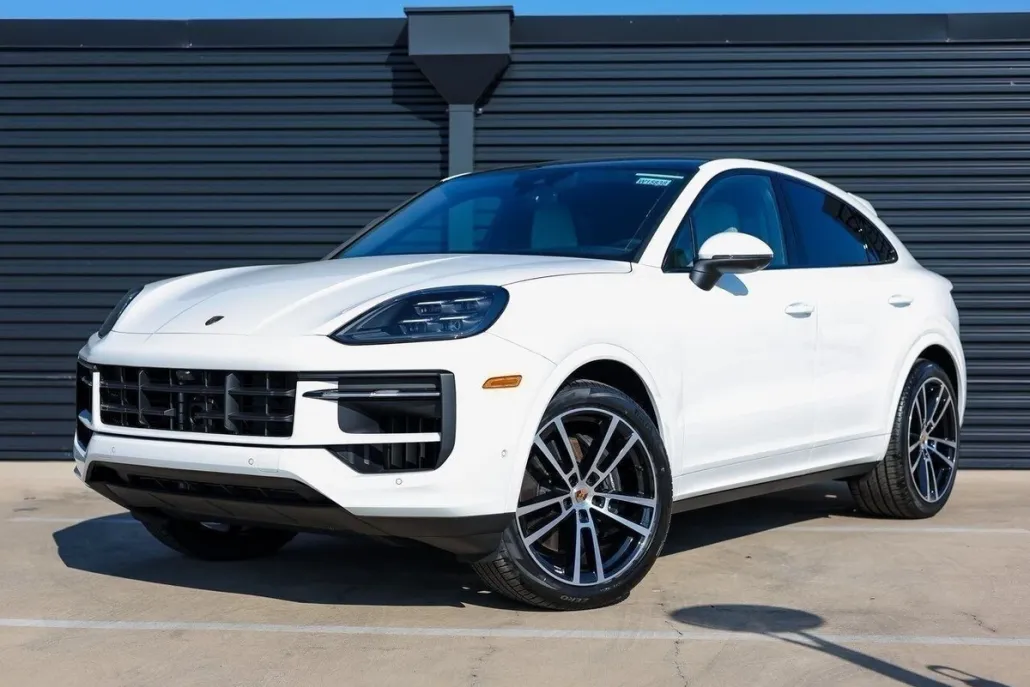 2025 Porsche Cayenne Coupe photo 1