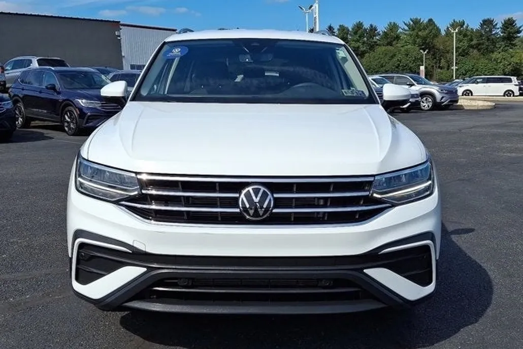 2022 Volkswagen Tiguan SE photo 1