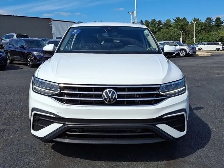 2022 Volkswagen Tiguan SE photo 1