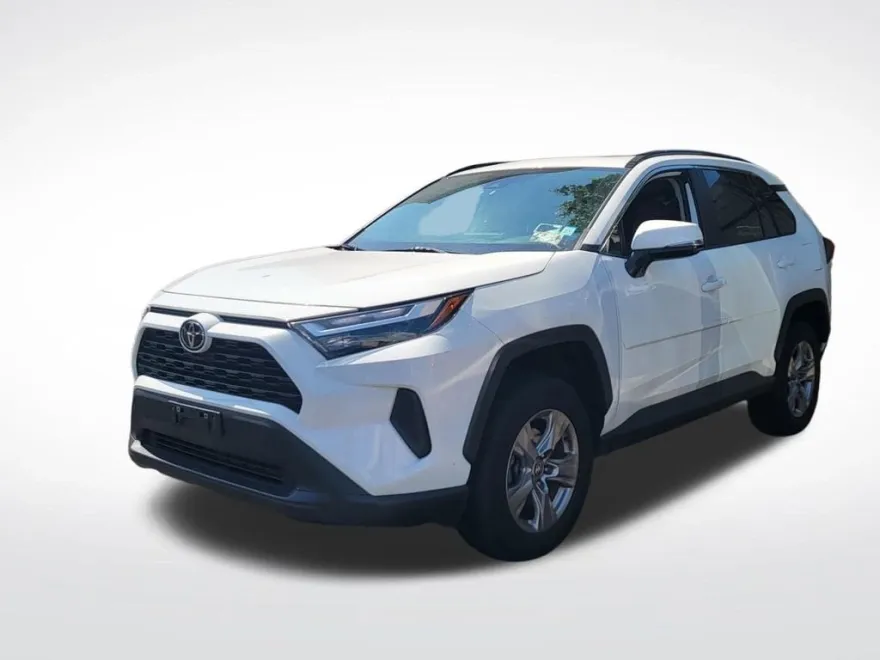 2022 Toyota RAV4 XLE photo 1