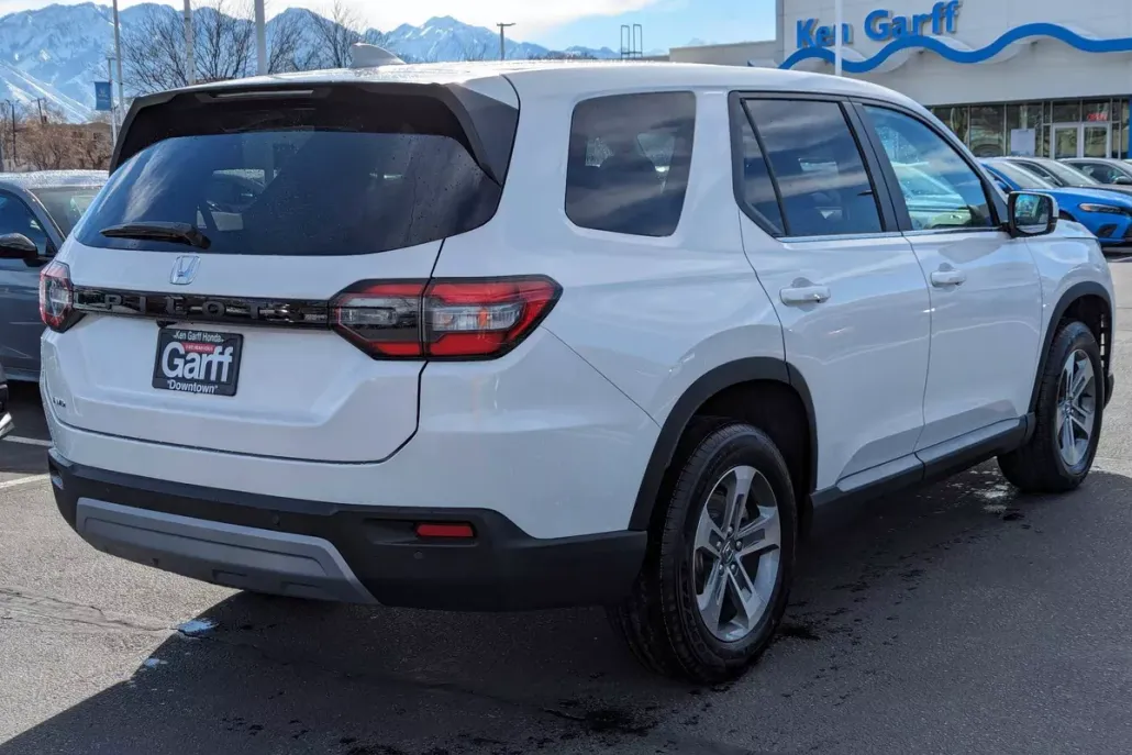 2025 Honda Pilot EX-L photo 1