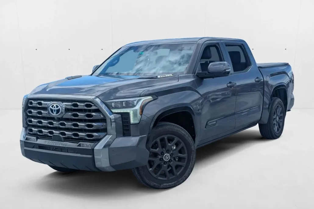 2024 Toyota Tundra Platinum CrewMax photo 1