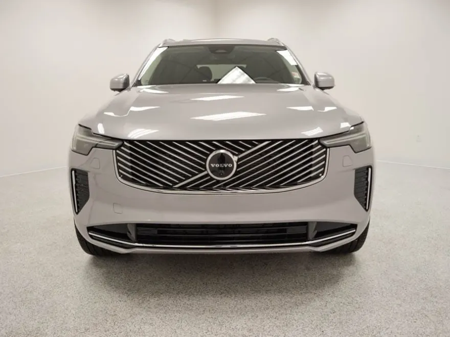 2026 Volvo XC90 Plus photo 1