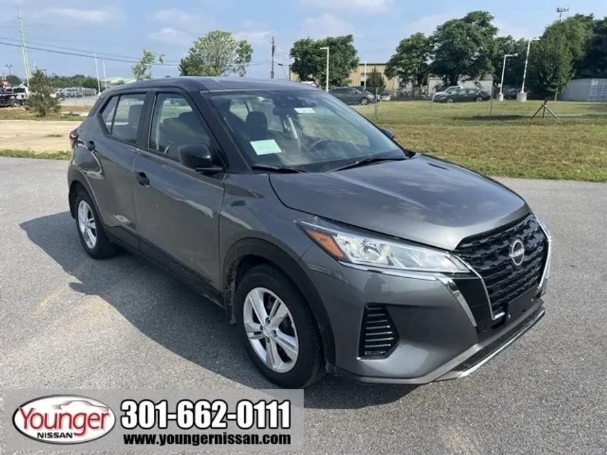 2025 Nissan Kicks Play S photo 1