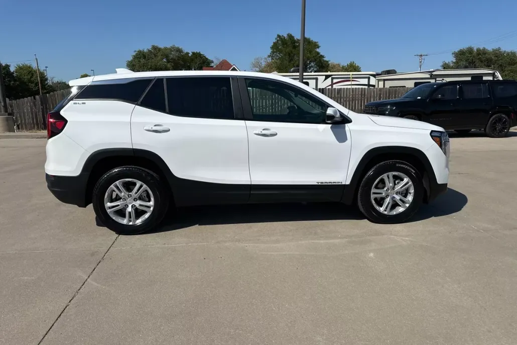 2023 Gmc Terrain SLE photo 1