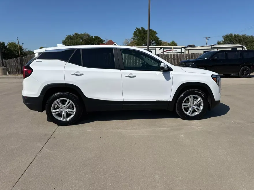 2023 Gmc Terrain SLE photo 1