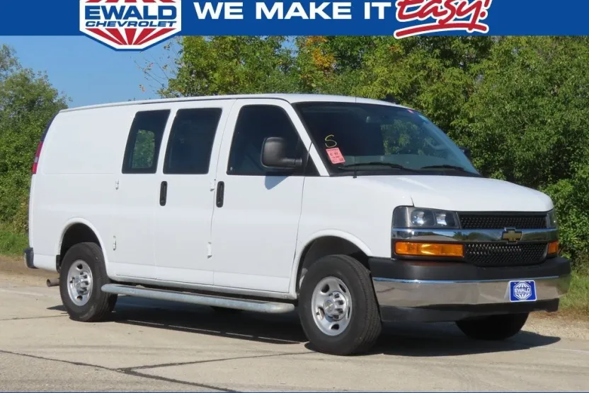 2024 Chevrolet Express Cargo 2500 photo 1