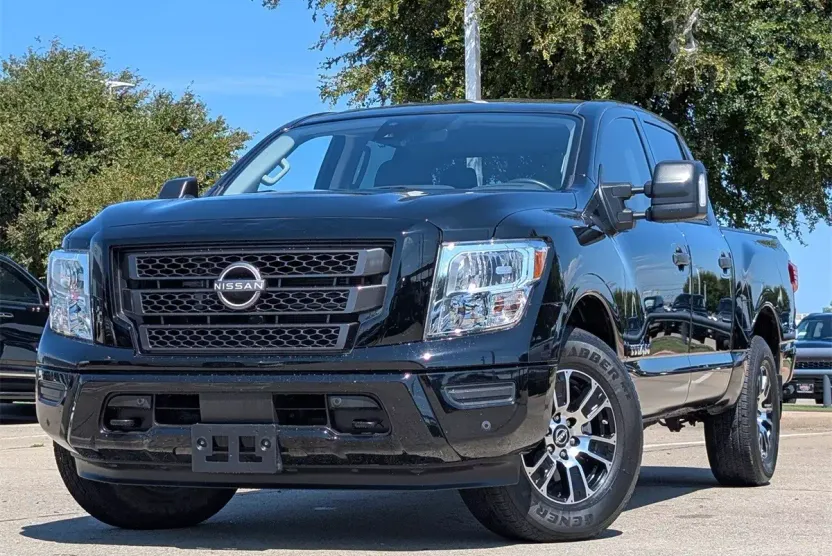 2024 Nissan Titan SV photo 1