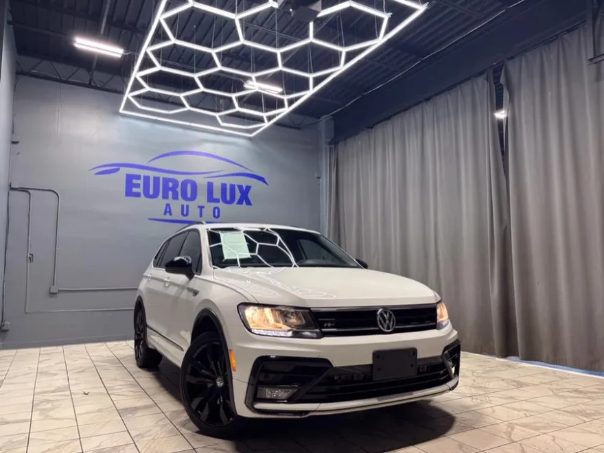 2021 Volkswagen Tiguan SE R-Line Black photo 1