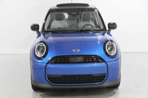 2025 Mini Cooper 4 Door Hardtop Signature photo 2