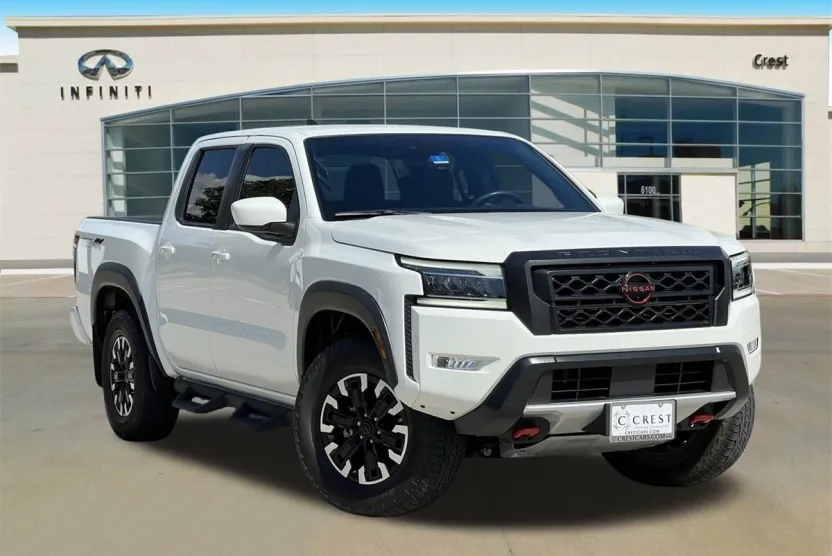 2023 Nissan Frontier PRO-4X photo 1