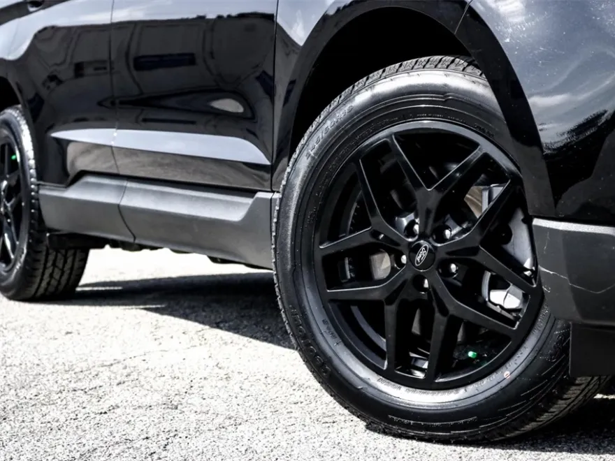 2024 Ford Edge SEL photo 1