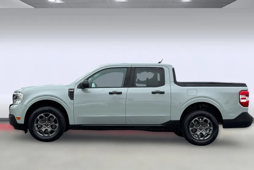 2022 Ford Maverick XLT photo 1