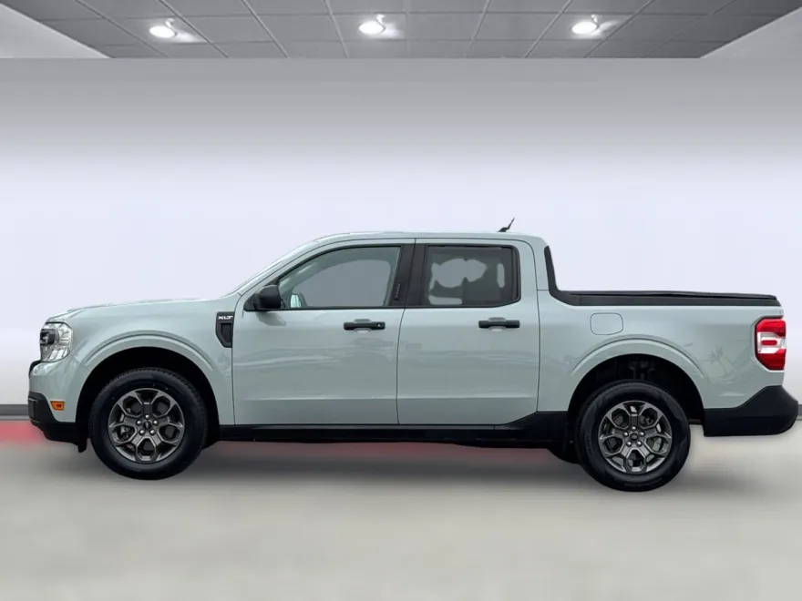 2022 Ford Maverick XLT photo 1