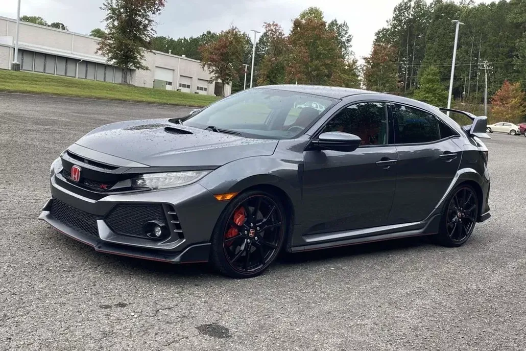 2017 Honda Civic Type R Touring Hatchback photo 1