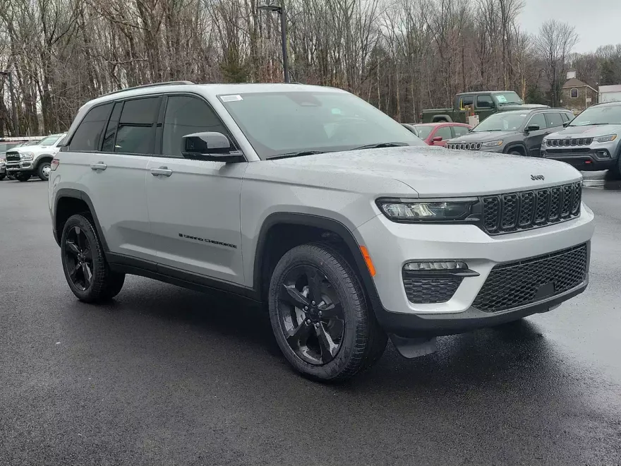 2024 Jeep Grand Cherokee Limited photo 1