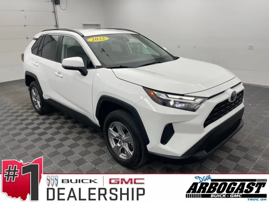 2022 Toyota RAV4 XLE photo 1