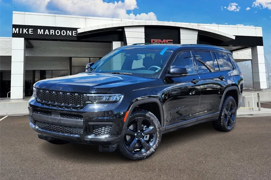 2023 Jeep Grand Cherokee Laredo photo 1