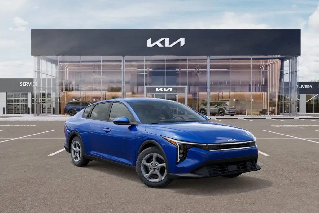 2025 Kia K4 LXS photo 1