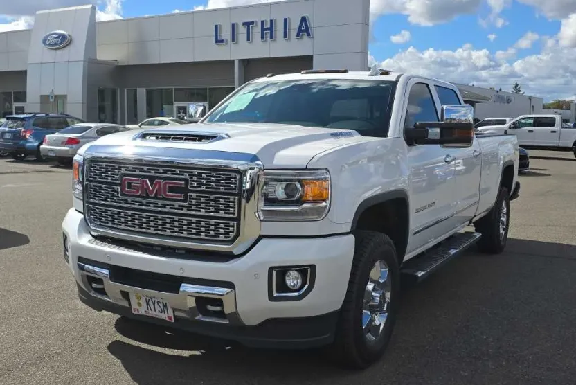 2019 Gmc Sierra HD Denali photo 1