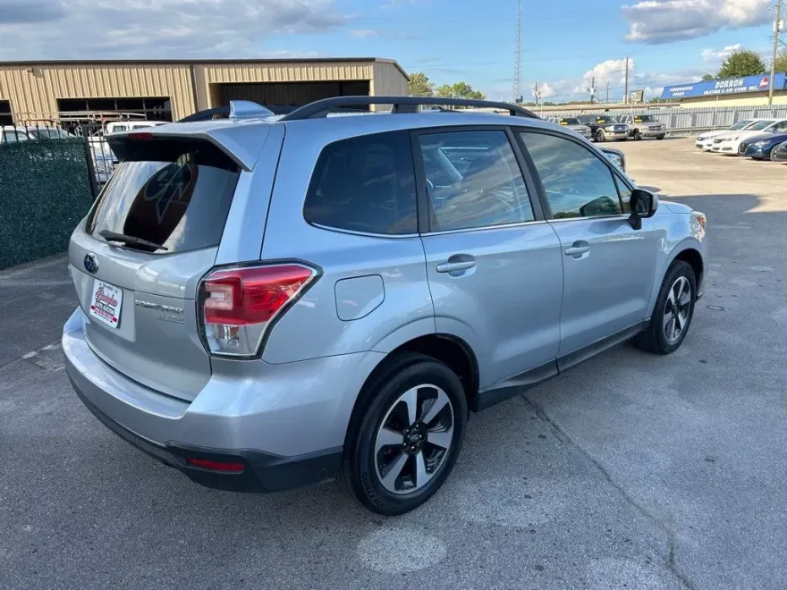 2017 Subaru Forester 2.5i Limited photo 1