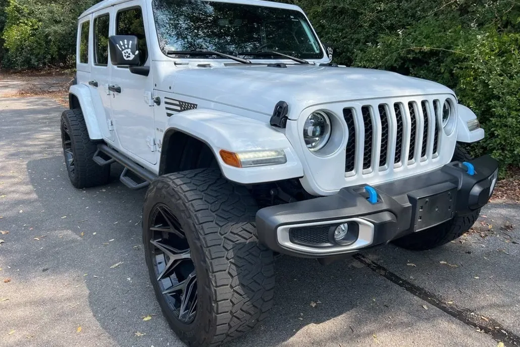 2023 Jeep Wrangler Sahara 4xe photo 1