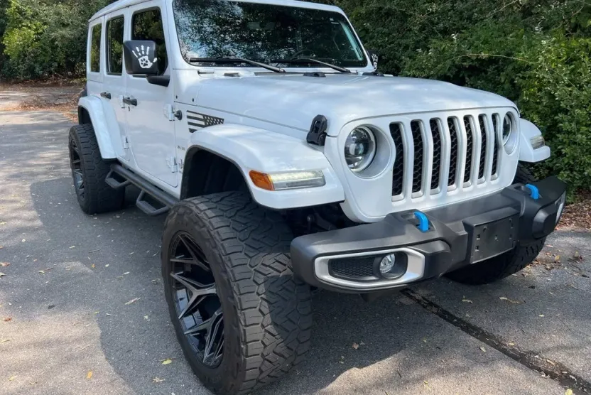 2023 Jeep Wrangler Sahara 4xe photo 1