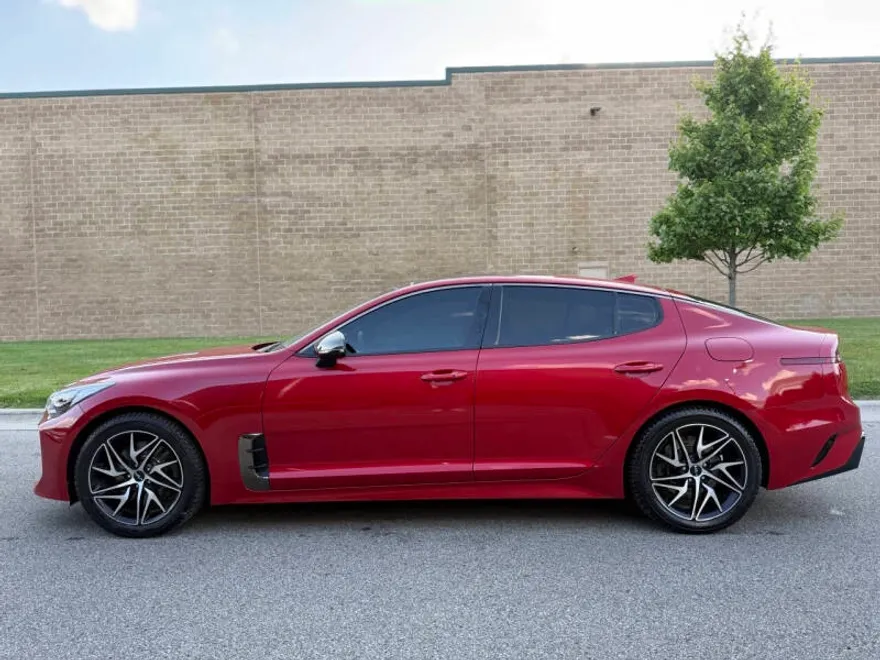 2022 Kia Stinger GT-Line photo 1