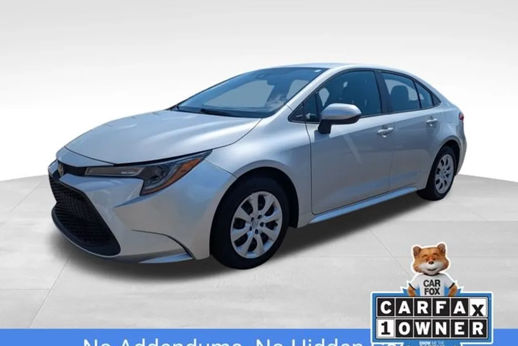 2022 Toyota Corolla LE photo 1