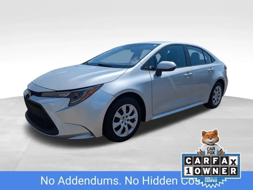 2022 Toyota Corolla LE photo 1