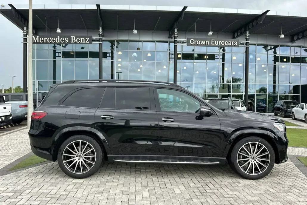 2025 Mercedes Benz GLS 580 4MATIC photo 1