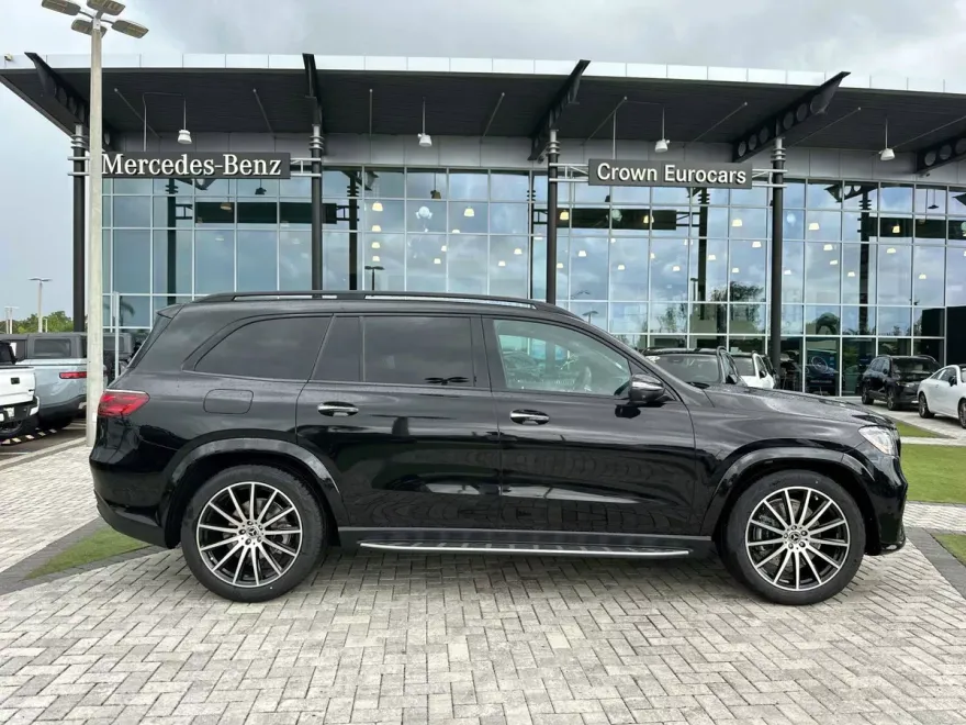 2025 Mercedes Benz GLS 580 4MATIC photo 1