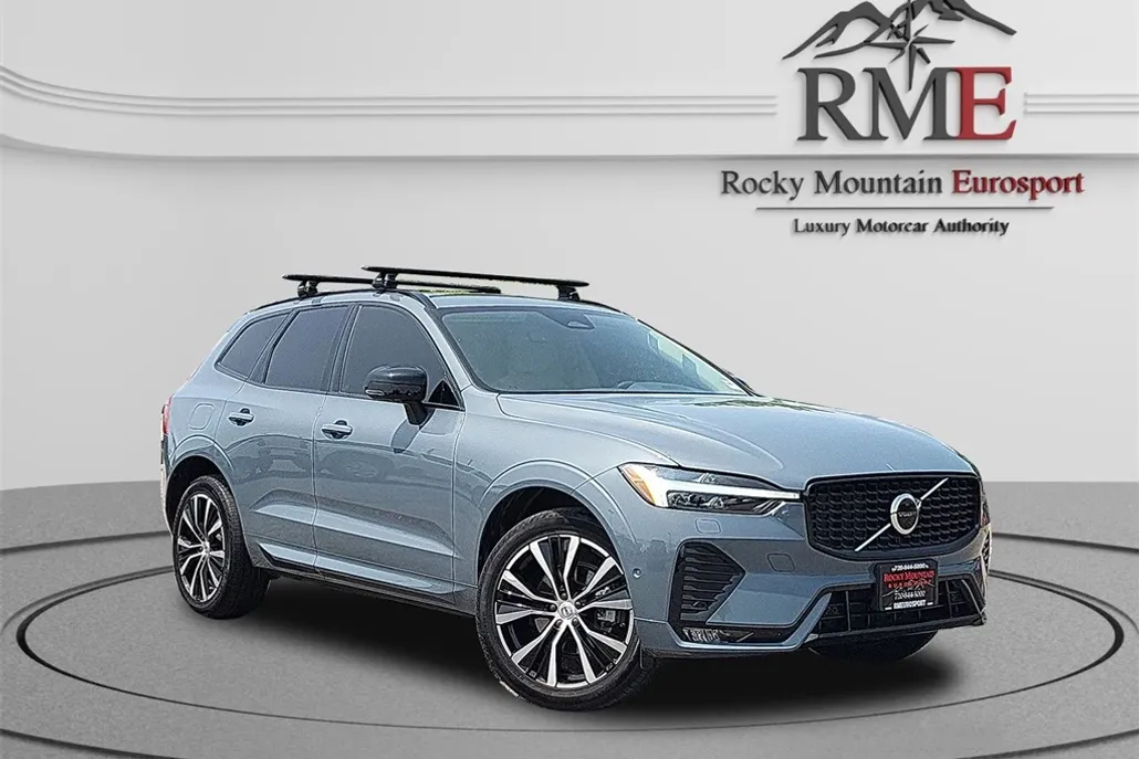 2023 Volvo XC60 B5 Plus photo 1