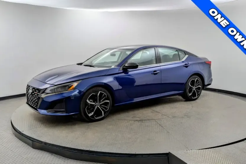 2024 Nissan Altima 2.5 SR photo 1