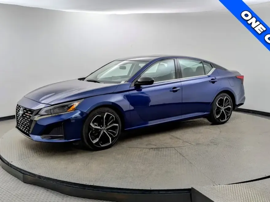 2024 Nissan Altima 2.5 SR photo 1