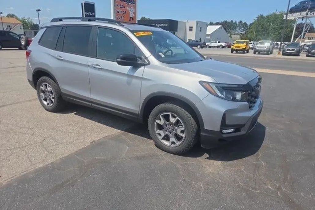 2023 Honda Passport TrailSport photo 1