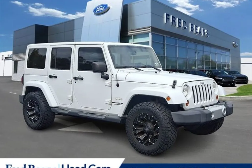 2011 Jeep Wrangler Unlimited Sahara photo 1