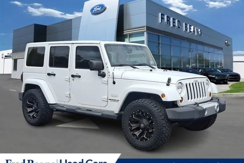 2011 Jeep Wrangler Unlimited Sahara photo 1