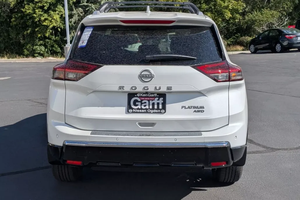 2026 Nissan Rogue Platinum photo 1