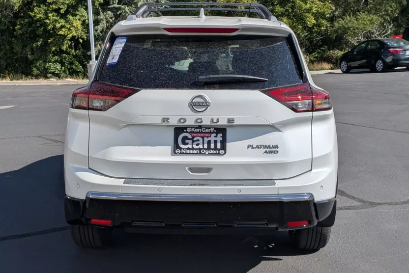 2026 Nissan Rogue Platinum photo 1