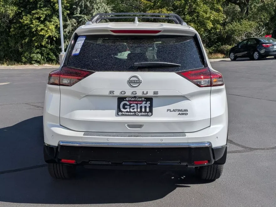 2026 Nissan Rogue Platinum photo 1