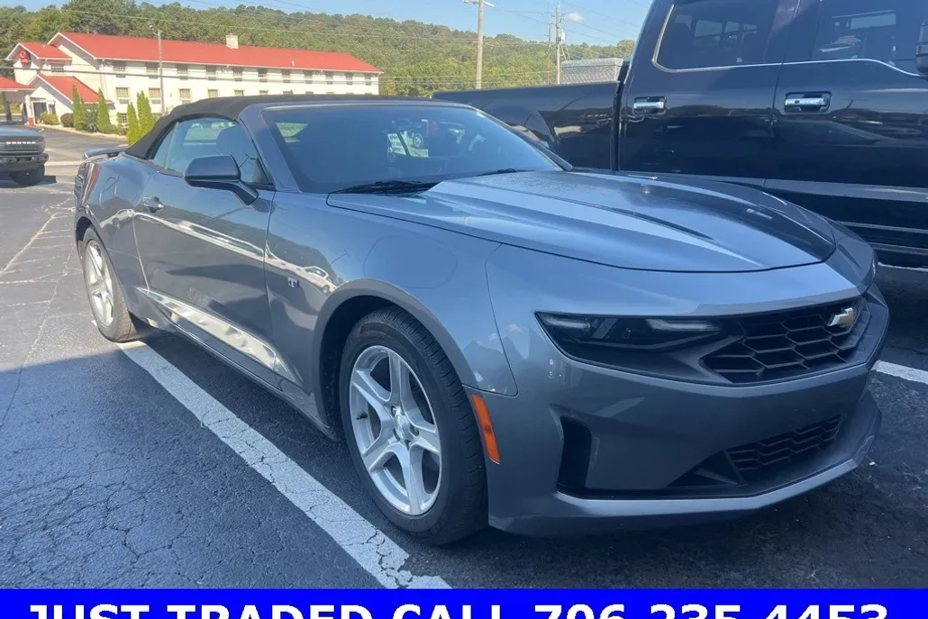 2020 Chevrolet Camaro 1LT photo 1