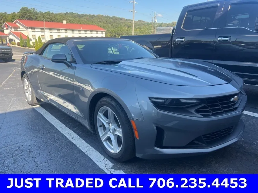 2020 Chevrolet Camaro 1LT photo 1