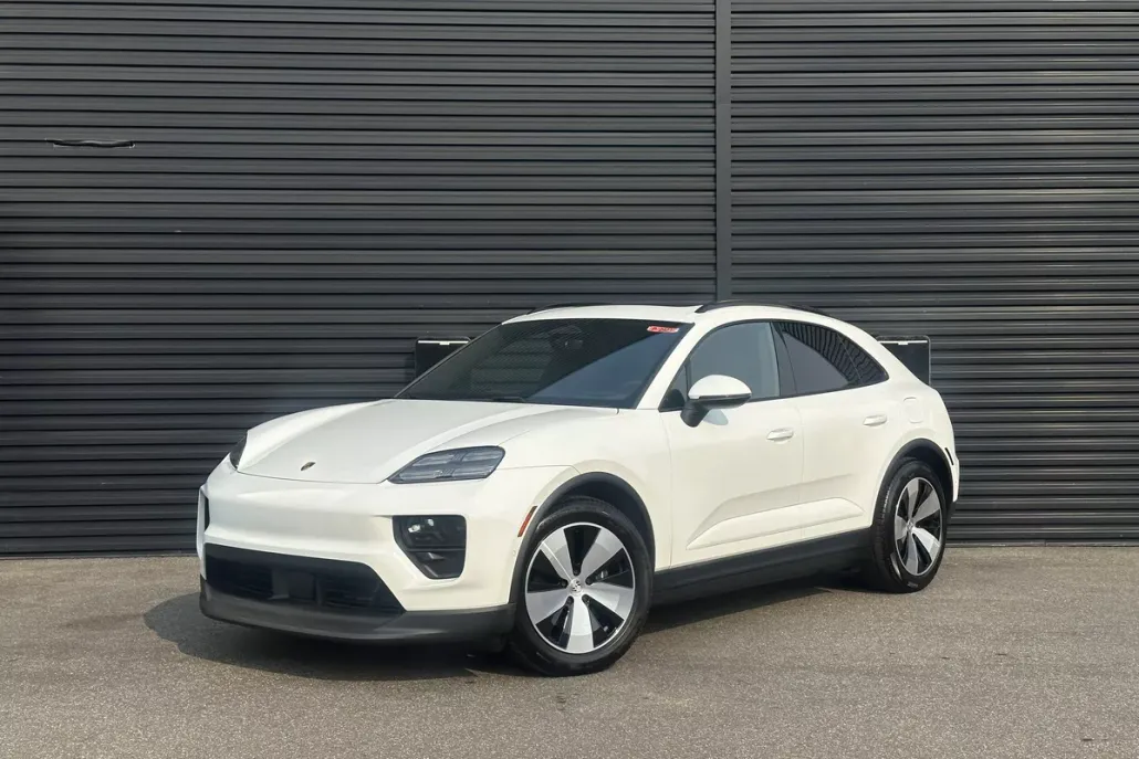 2024 Porsche Macan Electric 4 photo 1