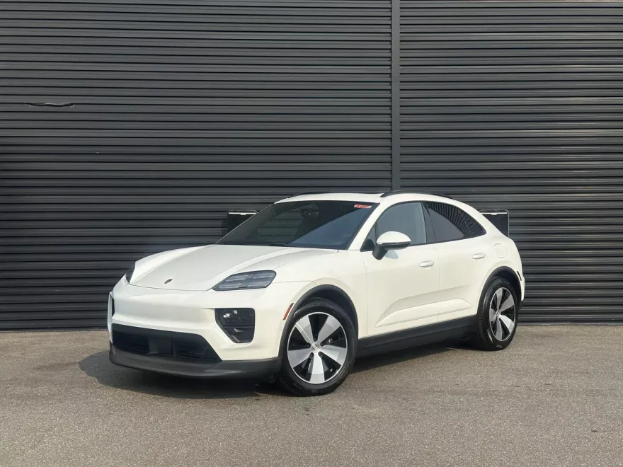 2024 Porsche Macan Electric 4 photo 1