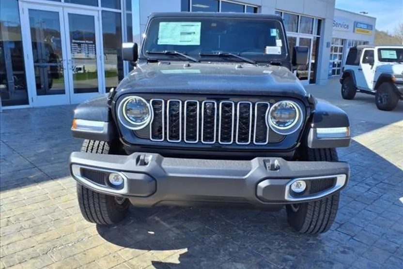 2025 Jeep Wrangler Sahara photo 1