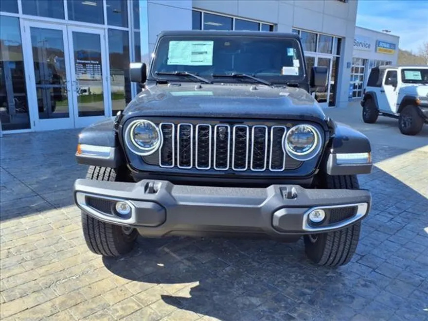 2025 Jeep Wrangler Sahara photo 1