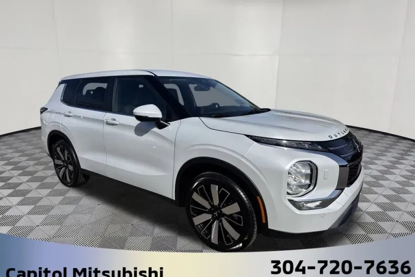 2025 Mitsubishi Outlander SE Ralliart photo 1