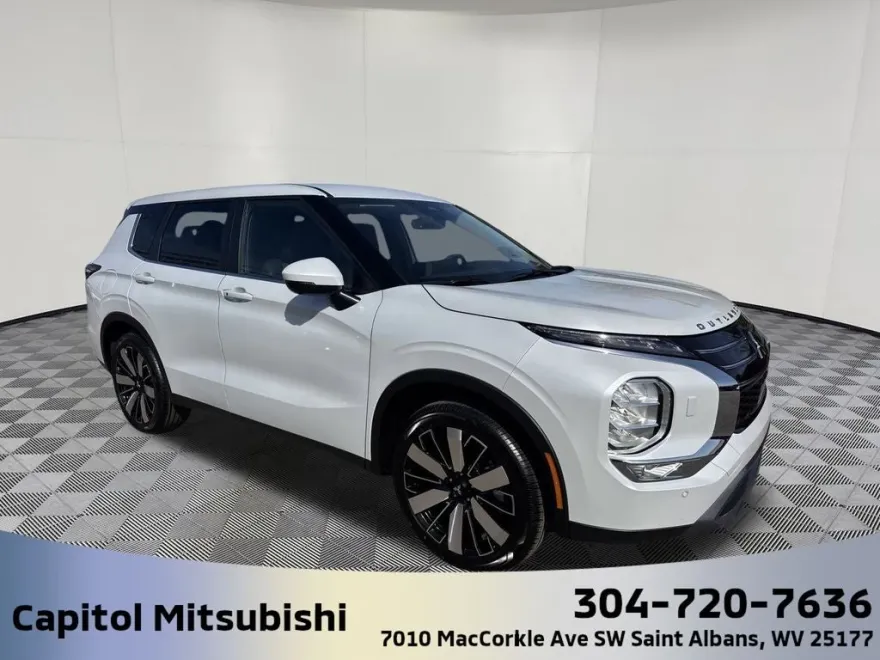 2025 Mitsubishi Outlander SE Ralliart photo 1